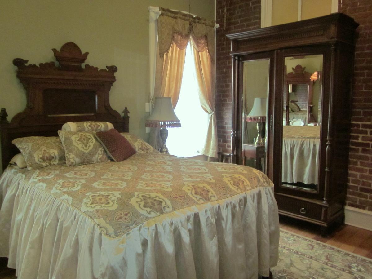 Baer House Inn Виксбург Экстерьер фото