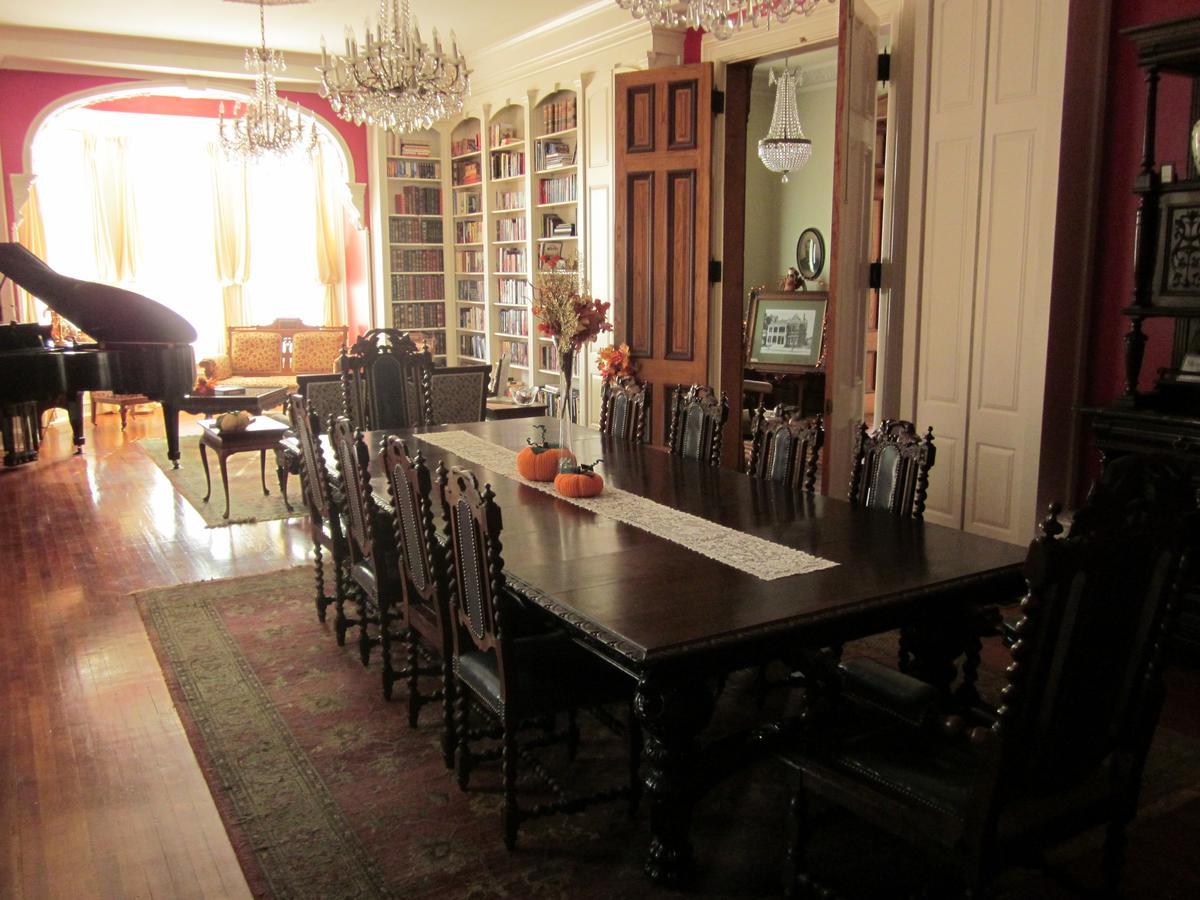 Baer House Inn Виксбург Экстерьер фото