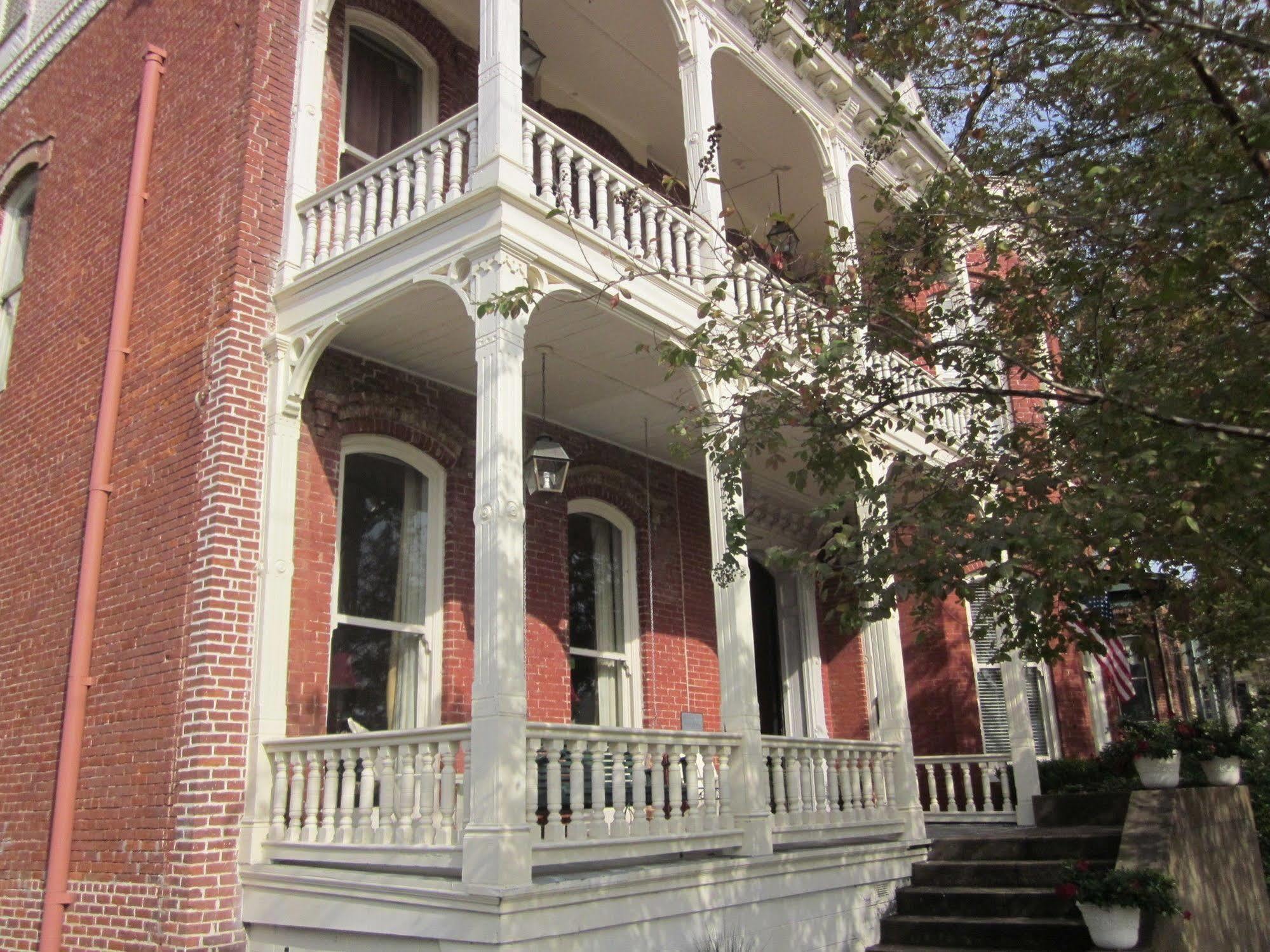Baer House Inn Виксбург Экстерьер фото