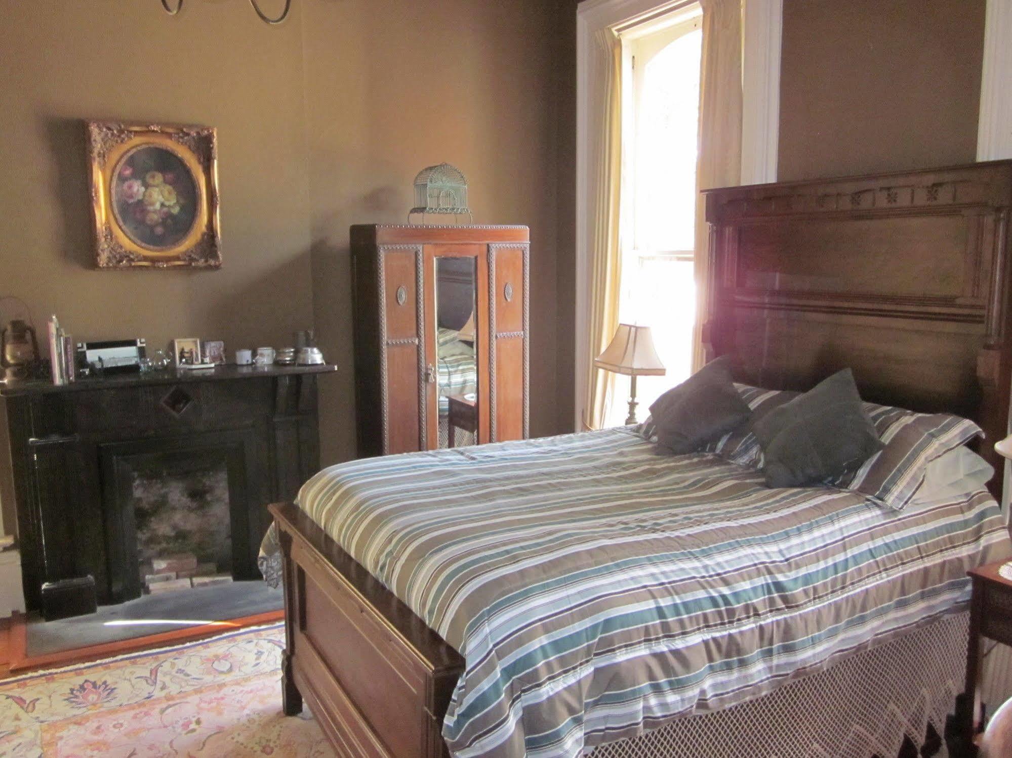 Baer House Inn Виксбург Экстерьер фото