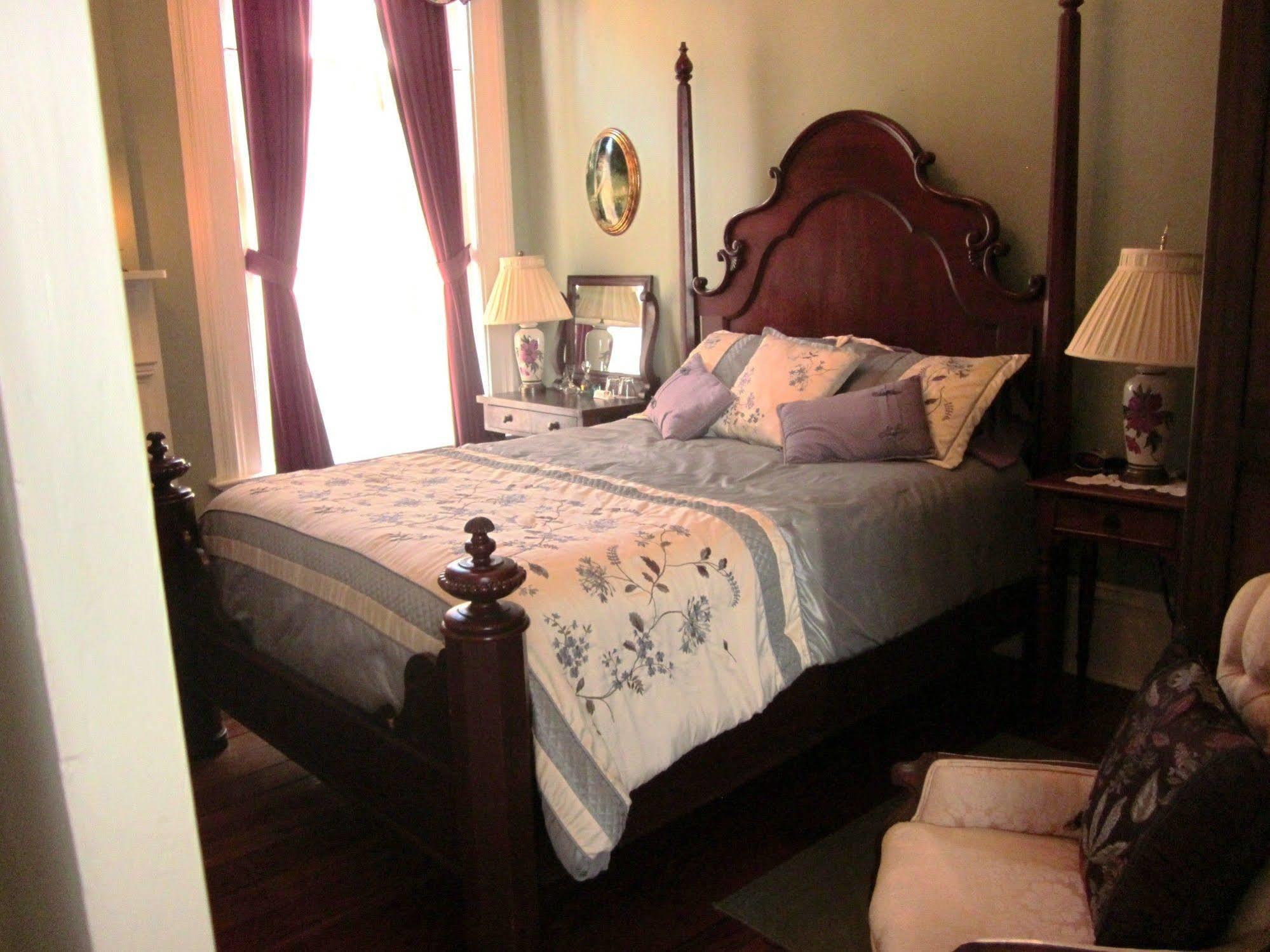 Baer House Inn Виксбург Экстерьер фото