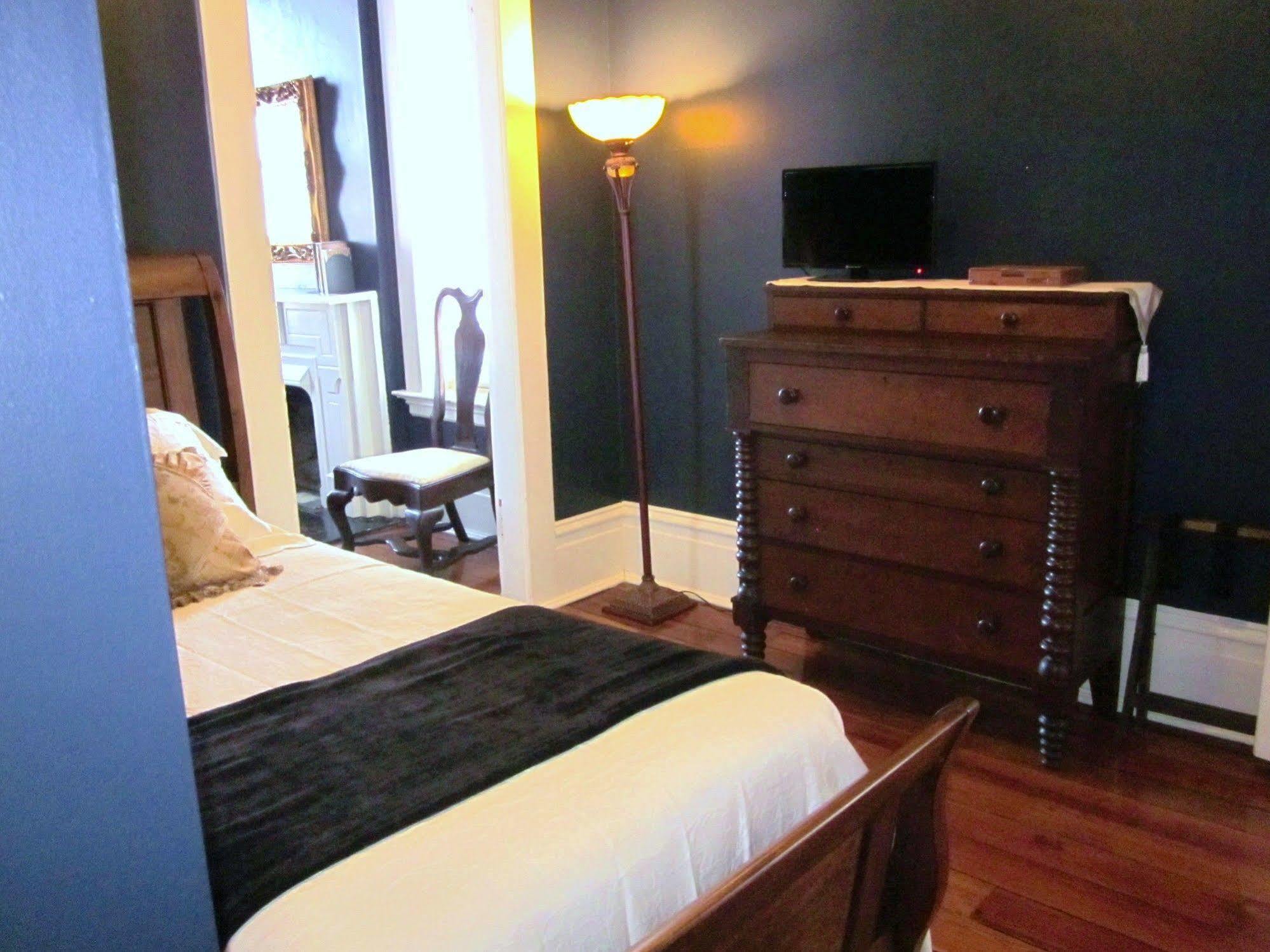 Baer House Inn Виксбург Экстерьер фото