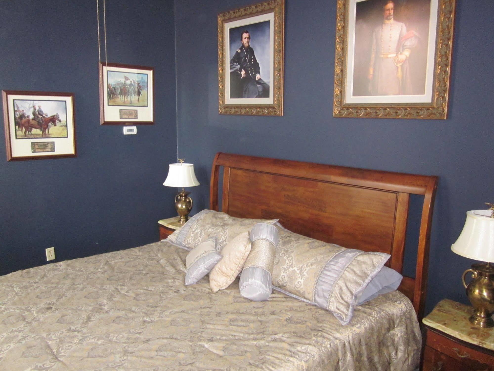Baer House Inn Виксбург Экстерьер фото