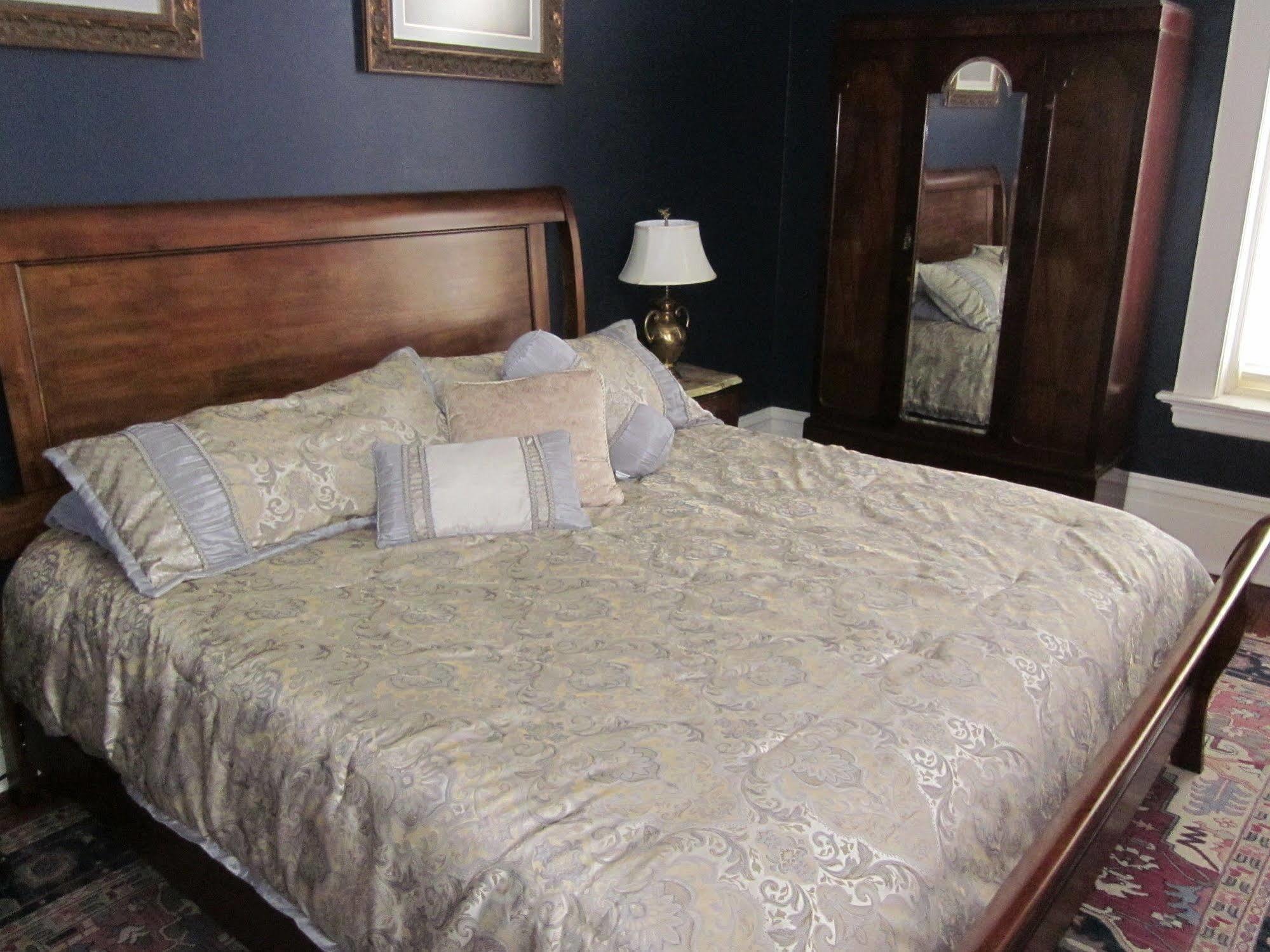 Baer House Inn Виксбург Экстерьер фото
