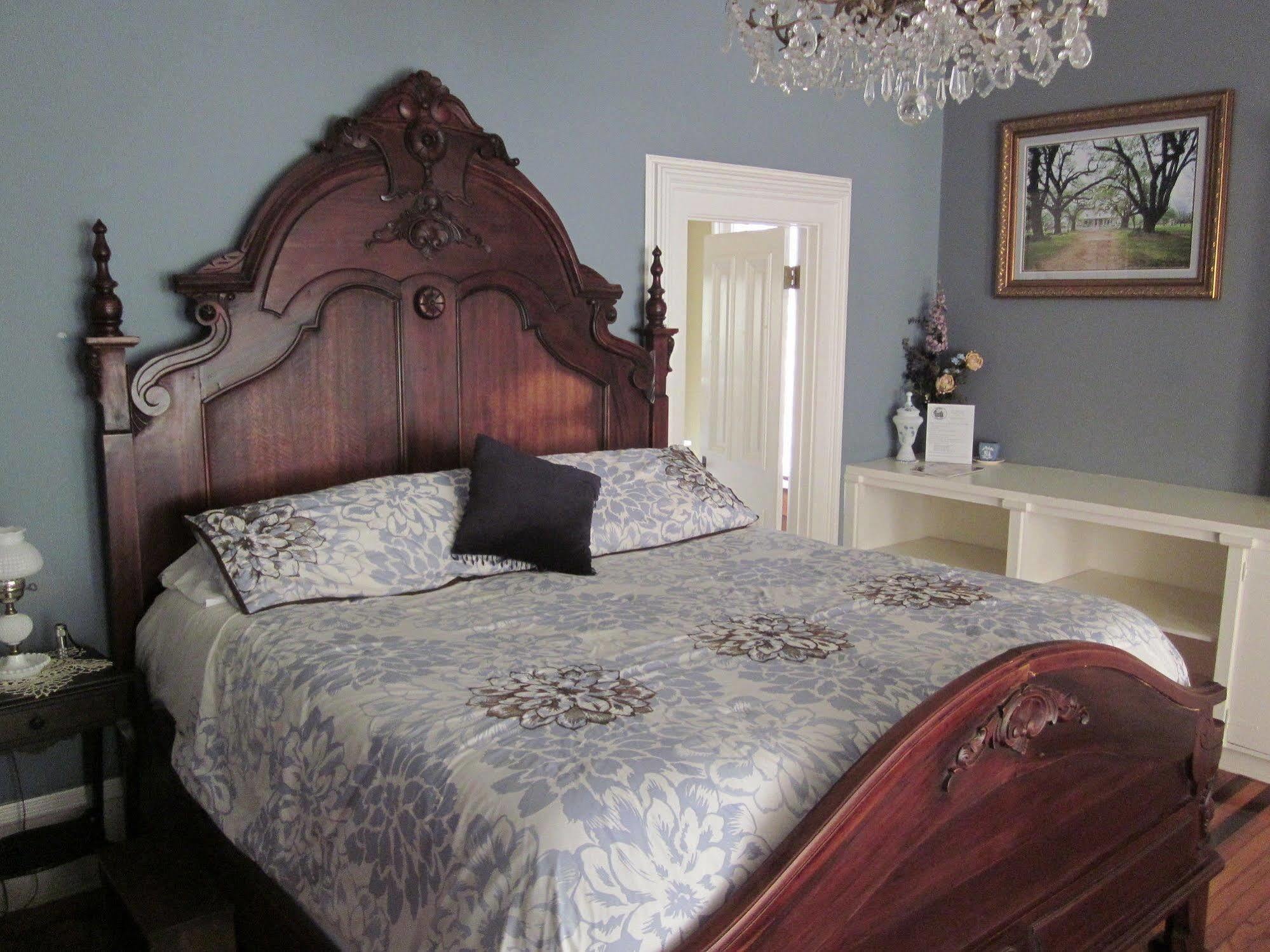 Baer House Inn Виксбург Экстерьер фото