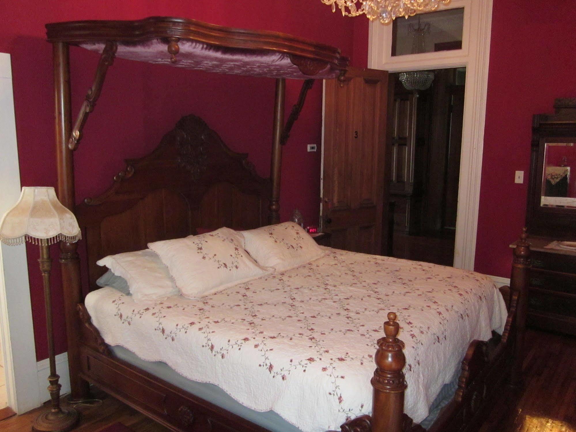 Baer House Inn Виксбург Экстерьер фото