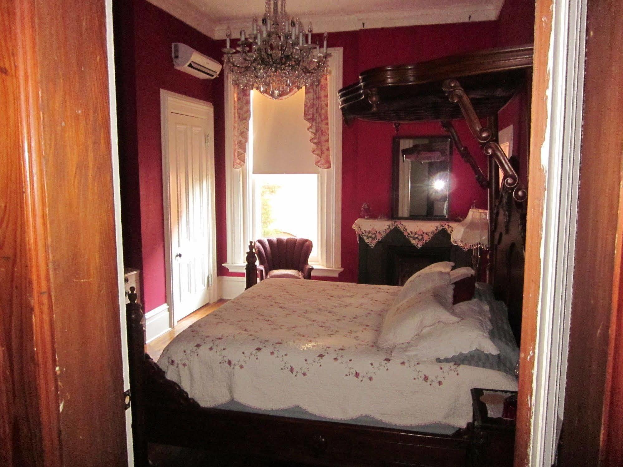Baer House Inn Виксбург Экстерьер фото