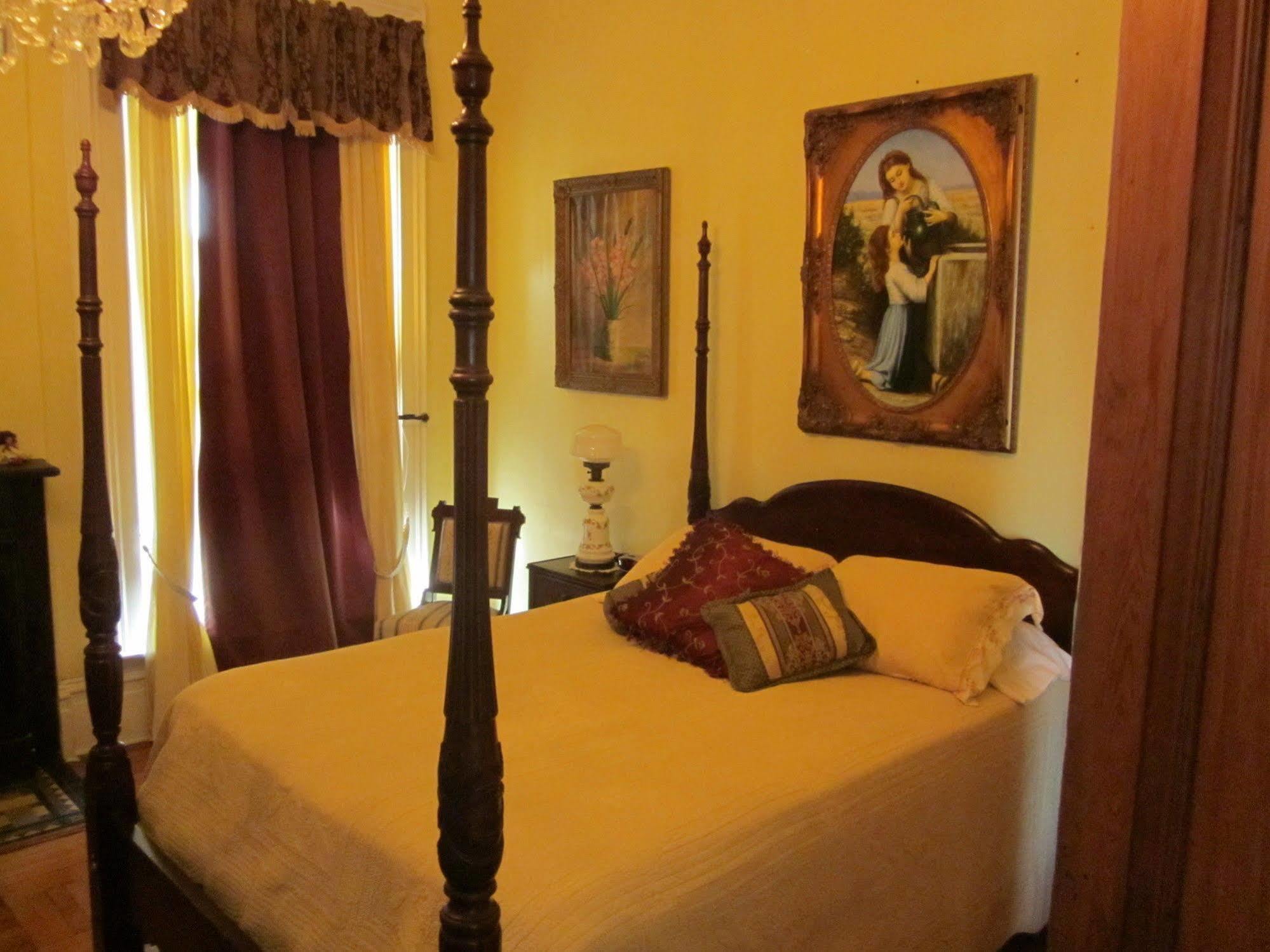 Baer House Inn Виксбург Экстерьер фото